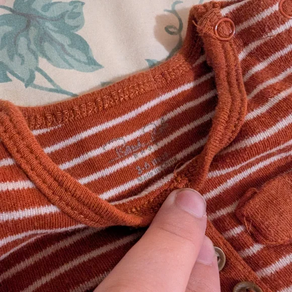 (5 For $20) Rene Rofe Rust and White Striped Bodysuit - Picture 3 of 3